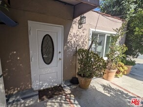 Building Photo - 326 S Almont Dr