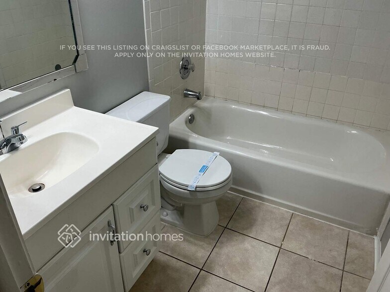 Building Photo - 1123 SE 34th St