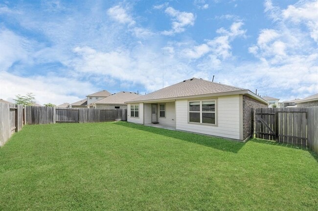 Building Photo - 2214 Welborn Dr