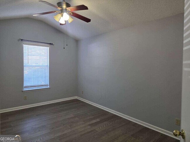 Building Photo - 1155 Riverside Trce