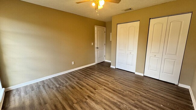 Building Photo - FOR RENT – 2 Bed / 1 Bath Triplex in Citrus Park, Ocala, FL – Available Now!