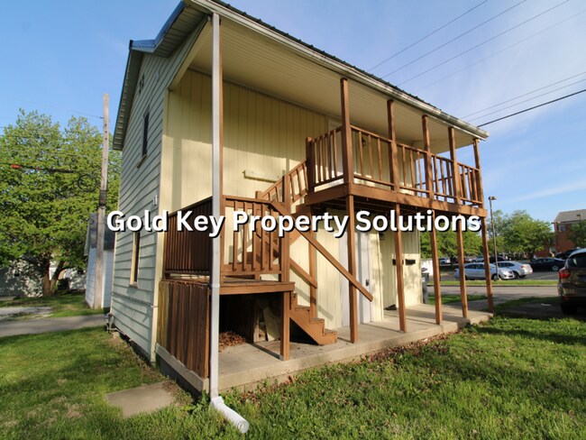 Building Photo - 919 E 6th St