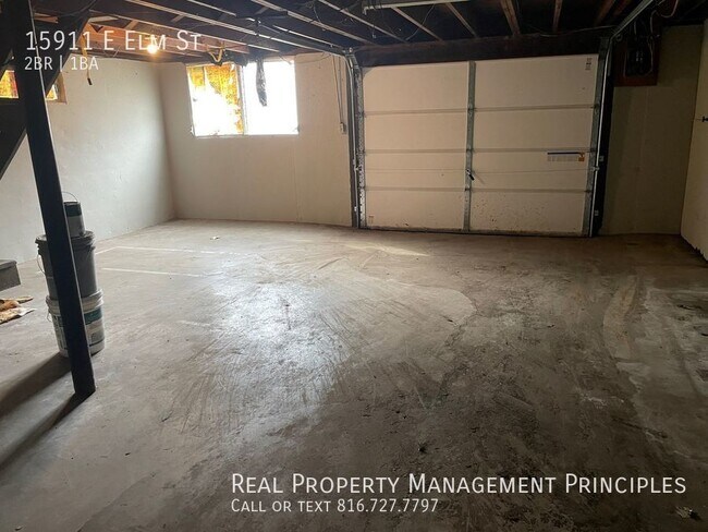 Building Photo - Newly Remodeled Townhouse Charmer!