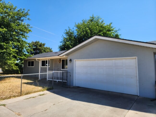 Front of house - 1994 Baugh St