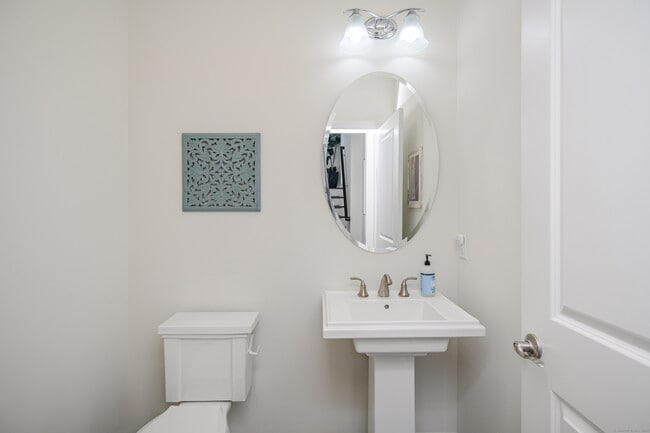 Building Photo - 159 Brentwood Cir