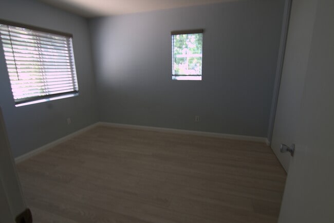 Building Photo - 842 Caminito Estrella