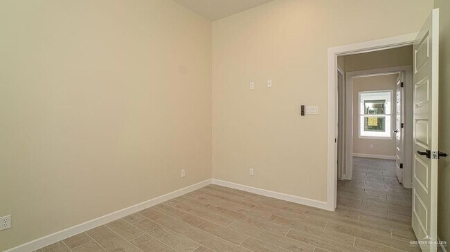Building Photo - 5705 Notre Dame Ave