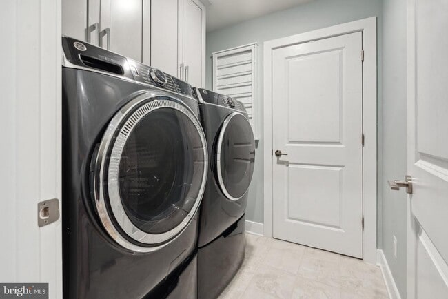 Building Photo - 3034 Declan Way