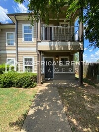Building Photo - MOVE IN SPECIAL!!! - Townhome For Rent in Tuscaloosa!! - Sign a lease by 7/31 to receive 1 FREE M...