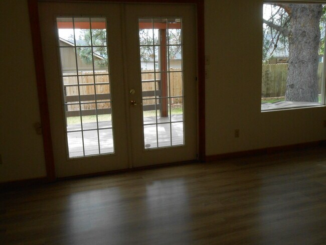 Building Photo - 61360 Keelally Ct