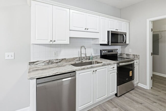 Building Photo - 2 Bedrooms 2 Bathrooms Condo