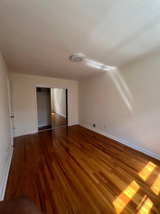 Building Photo - 304 Columbia Ave