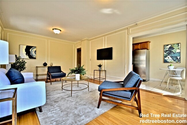 Building Photo - 1454 Beacon St