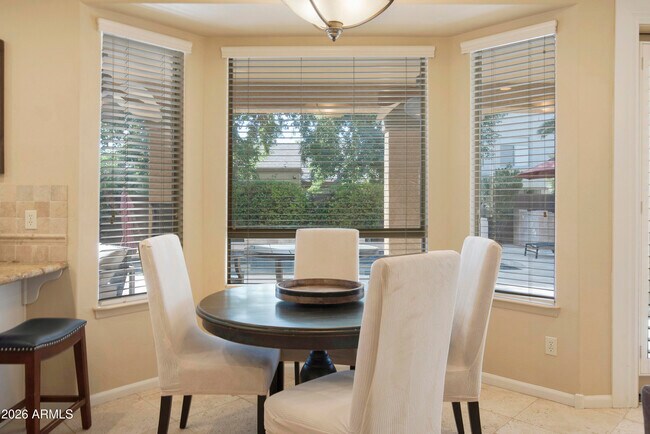 Building Photo - 6419 E Betty Elyse Ln