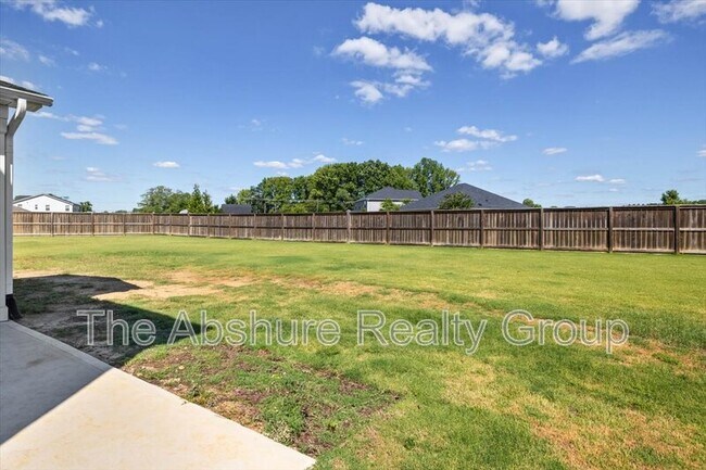 Building Photo - 52 Old Barn Wy