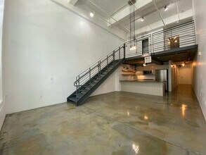 Building Photo - 1130 Flower St