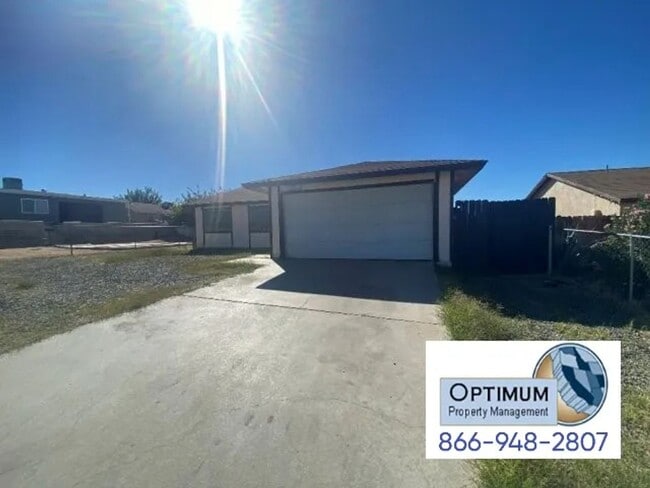 Building Photo - Charming 3-Bedroom Home with Large Backyard & Fenced Front Yard