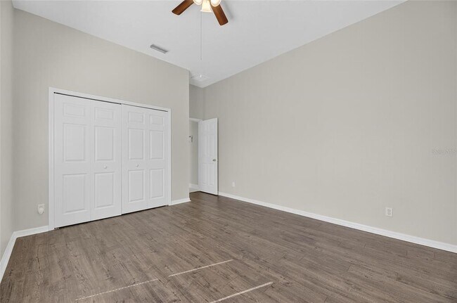 Building Photo - 172 Lake Shore Dr W