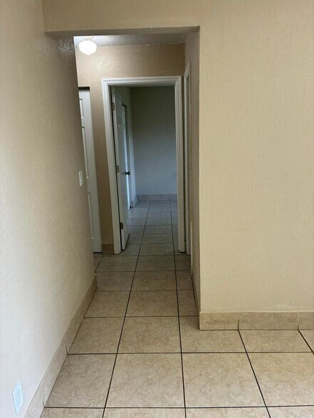 Building Photo - 1420 Barton Rd