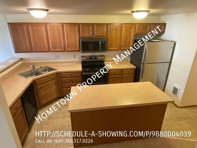 Building Photo - 3 bdrm Townhouse Avail NOW!