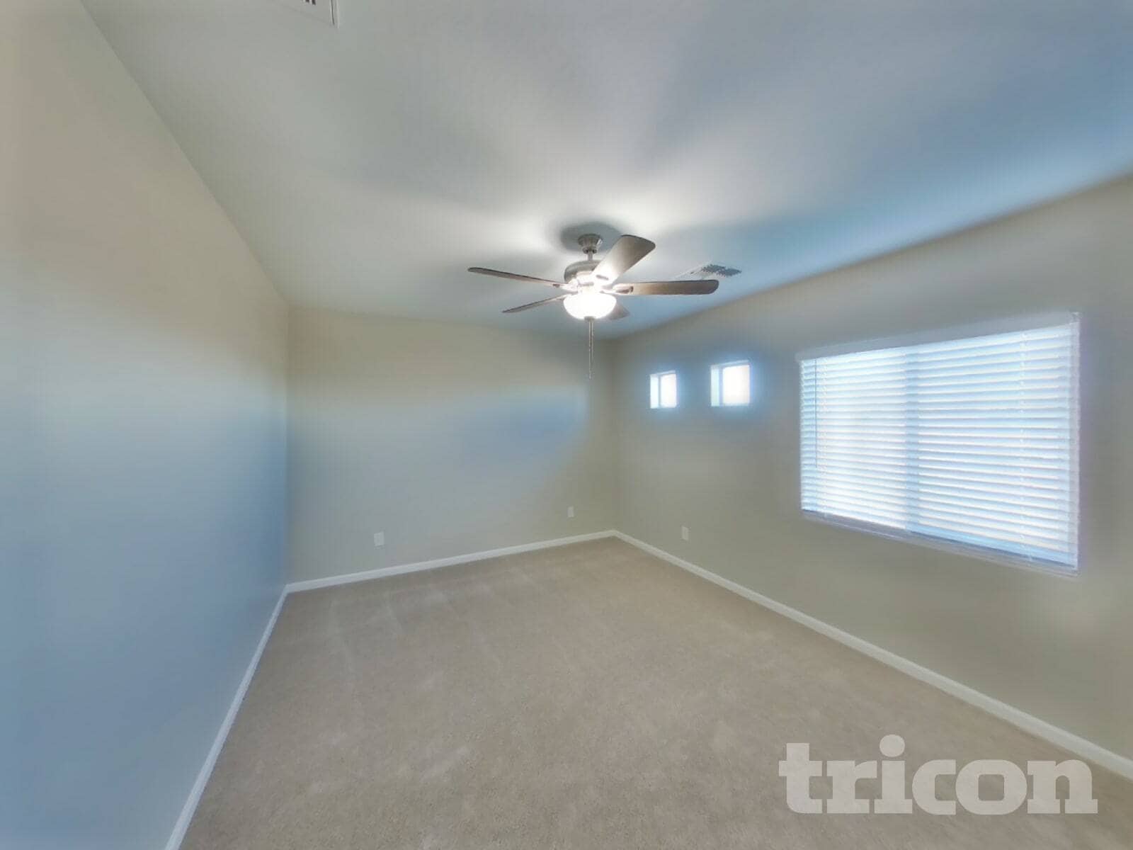 Building Photo - 10336 W Devonshire Ave