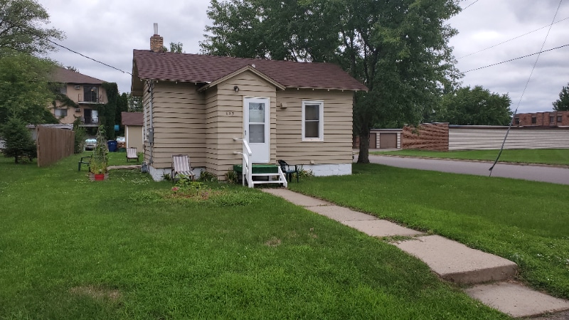 Building Photo - 623 22nd Ave N