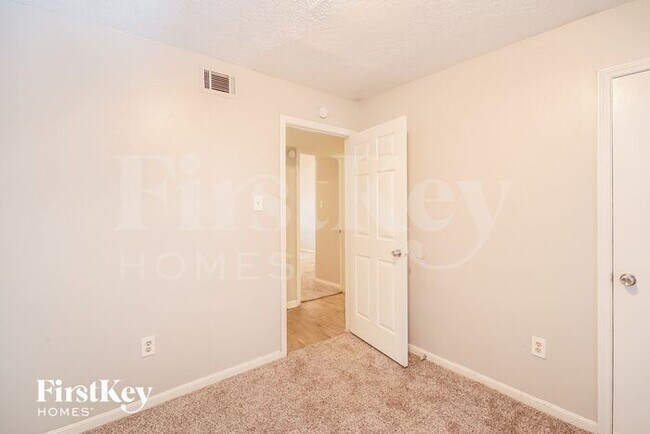 Building Photo - 11814 Perry Rd