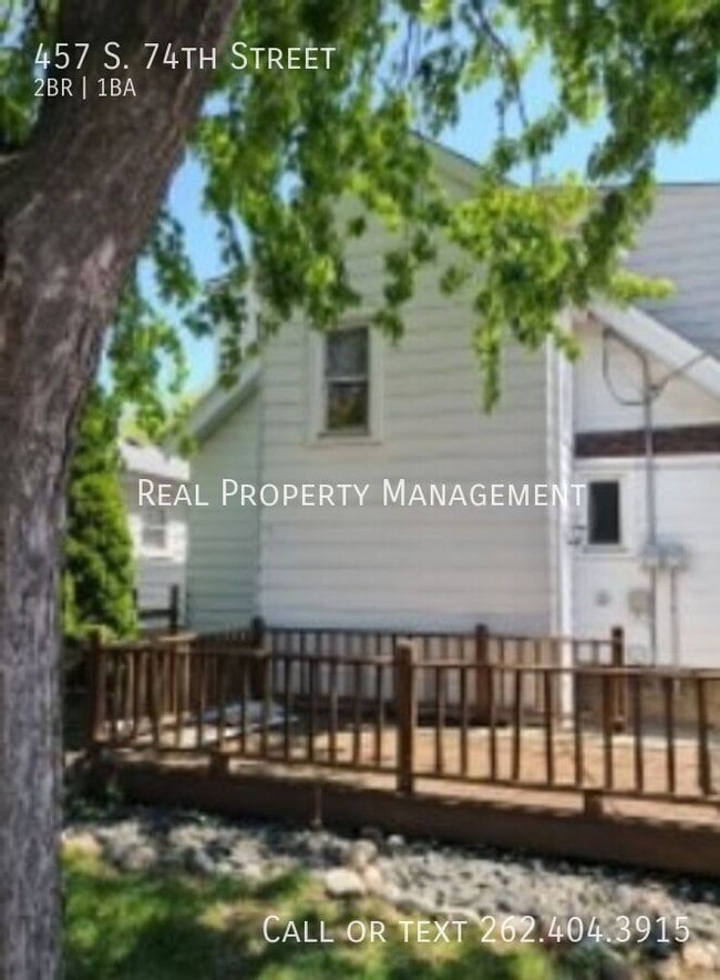 Building Photo - 457 S 74th St