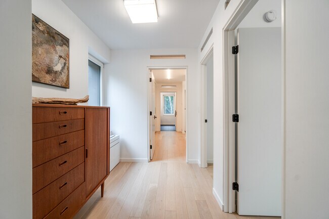 Building Photo - 40 Russells Hill Rd