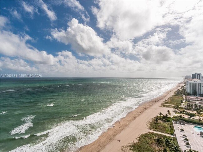 Building Photo - 1370 S Ocean Blvd