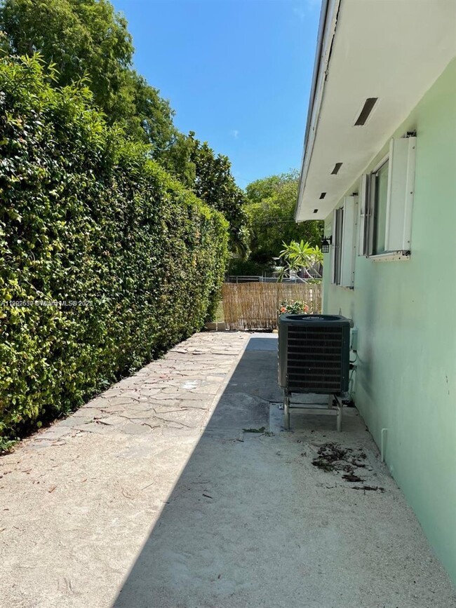 Building Photo - 38 Silver Springs Dr
