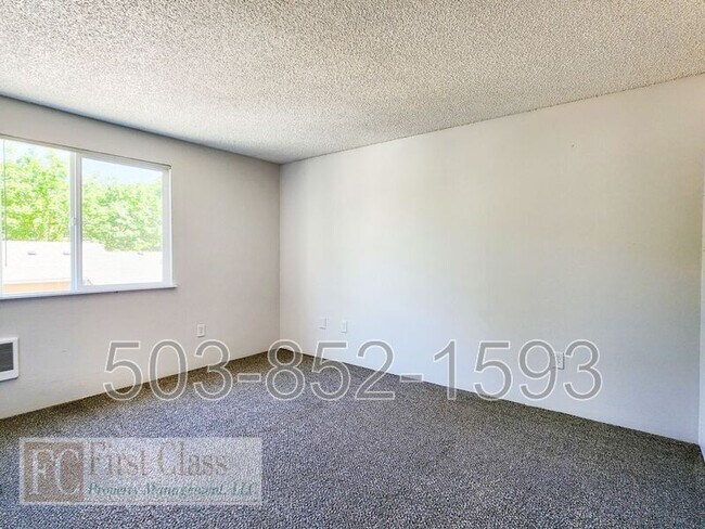 Building Photo - 3648 SW Beaverton Hillsdale Hwy