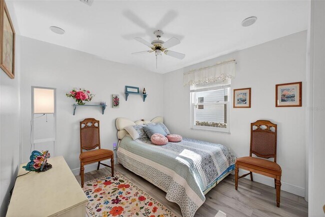 Building Photo - 411 Del Mar Dr