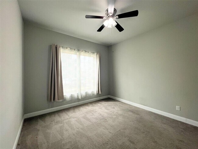 Building Photo - 2700 Hudson Ln