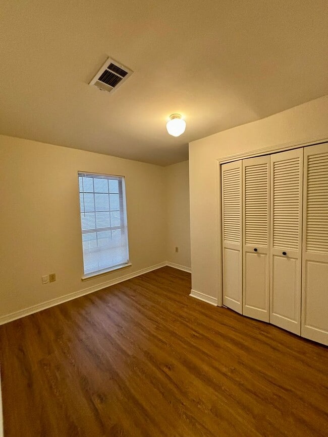 Building Photo - 5416 Heatherstone Dr