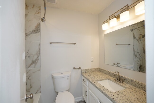 Building Photo - 505 Westchester Dr