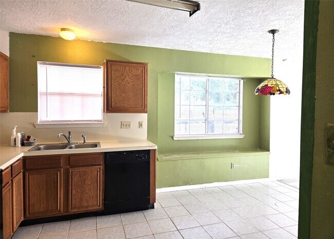 Building Photo - 17006 Dusty Mill Dr E