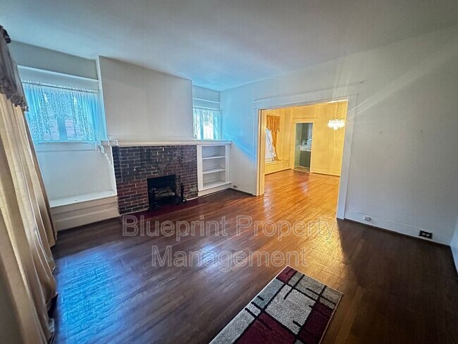 Building Photo - 504 Fulton Ave SW