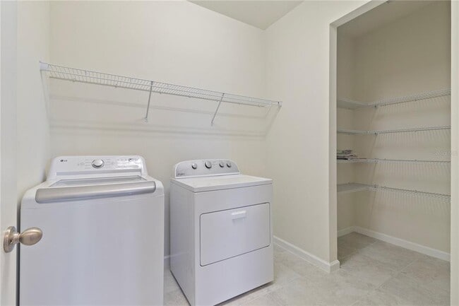 Building Photo - 1530 Hyssop Loop