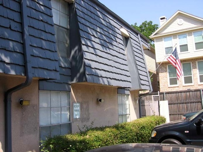 Building Photo - Bowser Apartments