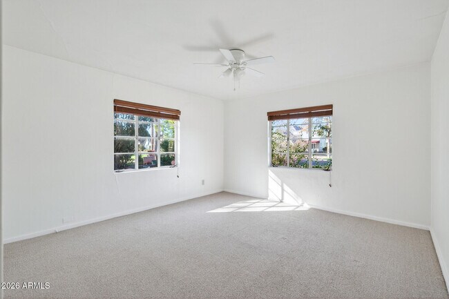 Building Photo - 901 W Willetta St