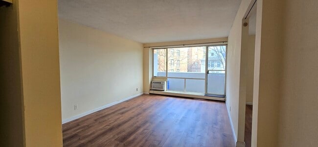 Building Photo - 29 Concord Ave