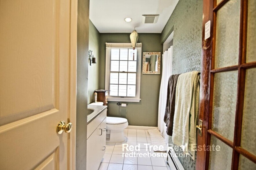 Building Photo - 45 Donnybrook Rd