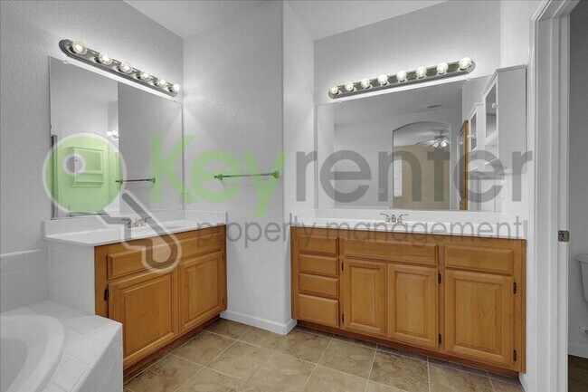 Building Photo - 5338 Brookfield Cir