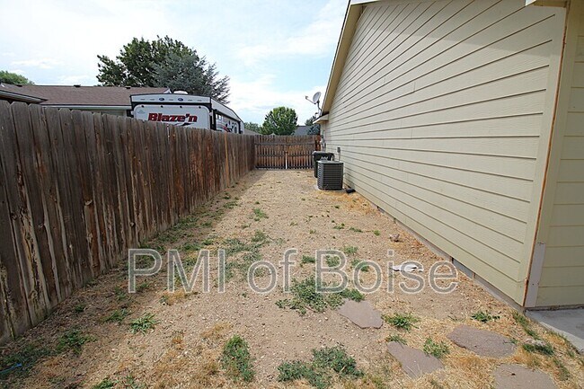 Building Photo - 1160 S Ruler Ave