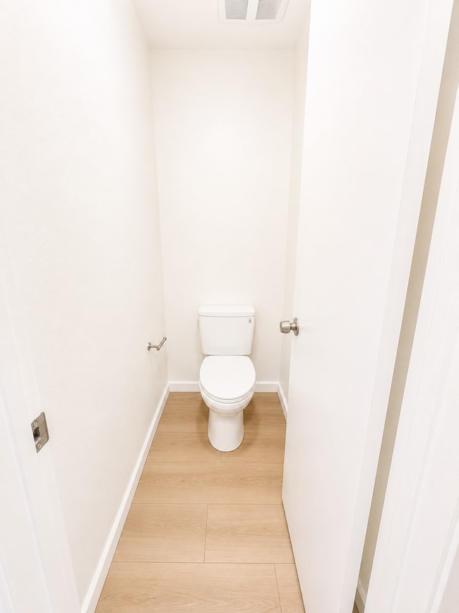 Building Photo - Townhome has been remodeled top to bottom, everything brand new!