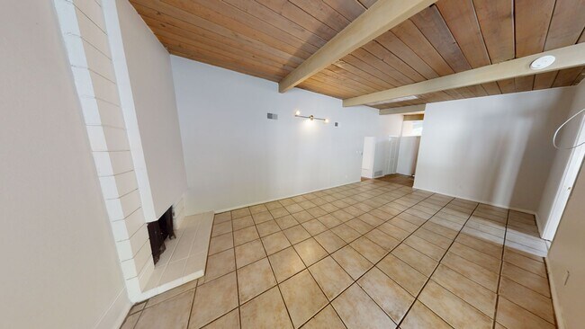 Building Photo - 4BD/2BA House w/ Covered Patio & Pool! (Le...