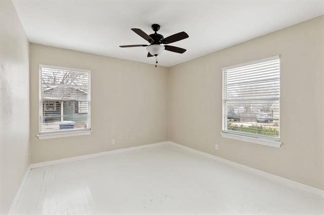 Building Photo - 416 N Oak St