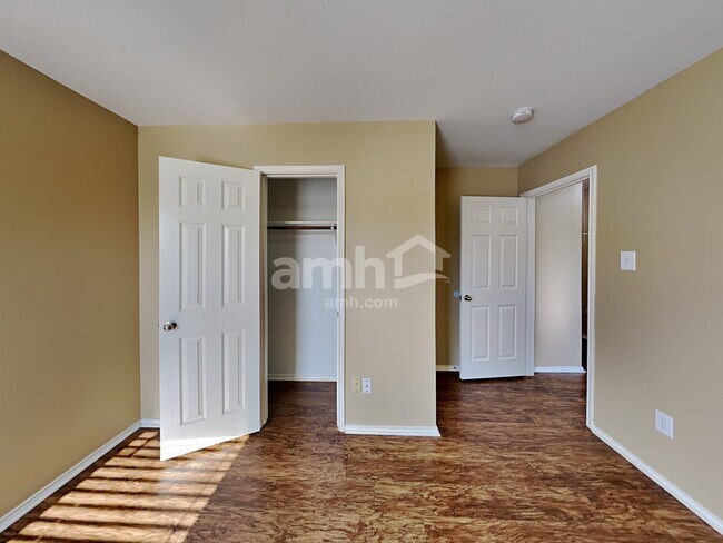 Building Photo - 1200 Seneca Pl