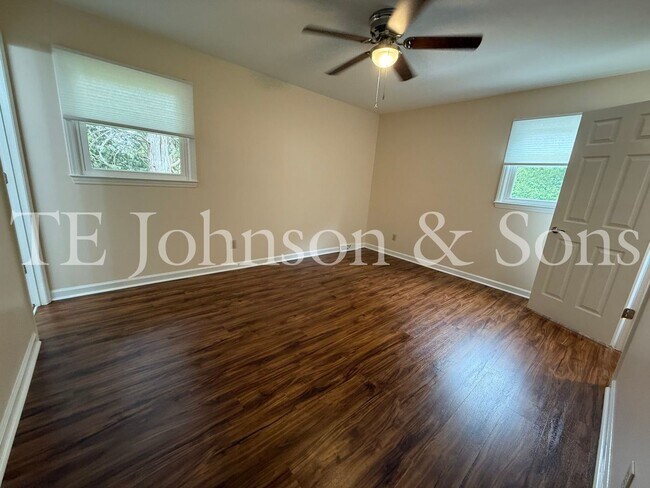 Building Photo - 3 Bedroom Close to Mt. Tabor